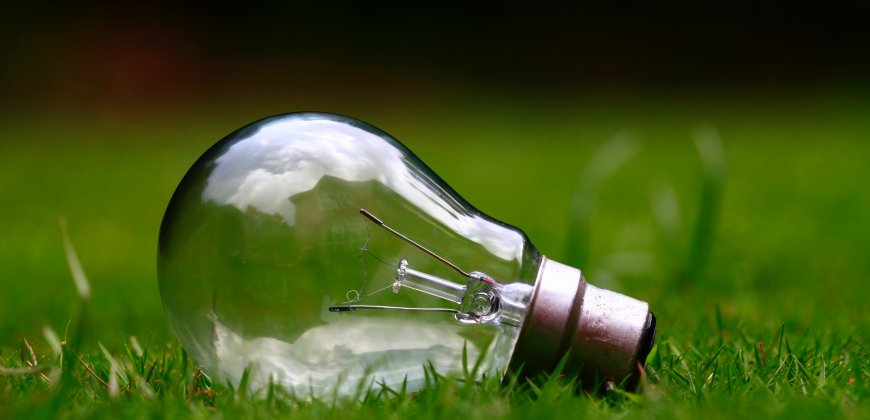 Intelinegtne żarówki LED sterowane smartfonem