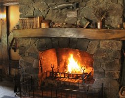 Kominek elektryczny - sposób na palenisko w bloku