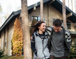 Marzysz o budowie drewnianego domu na wsi? Wcześniej przeczytaj TO!